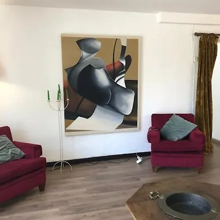 Apartment Spacious Ground Floor In Town Centre