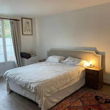 Spacious Ground Floor In Town Centre Apartment Hendaye