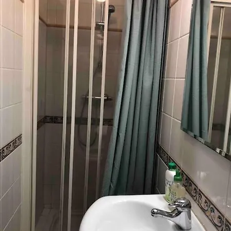 Spacious Ground Floor In Town Centre