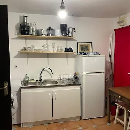 Spacious Ground Floor In Town Centre Apartment *