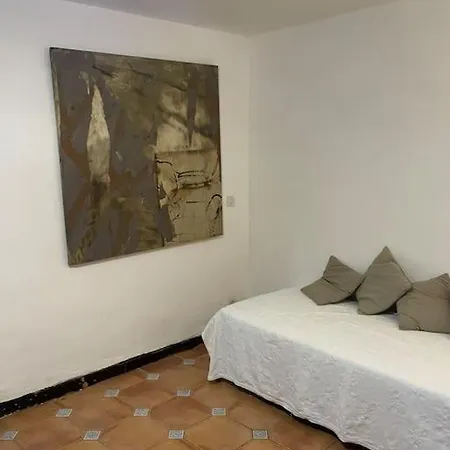 Spacious Ground Floor In Town Centre *