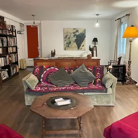 Apartment Spacious Ground Floor In Town Centre Hendaye